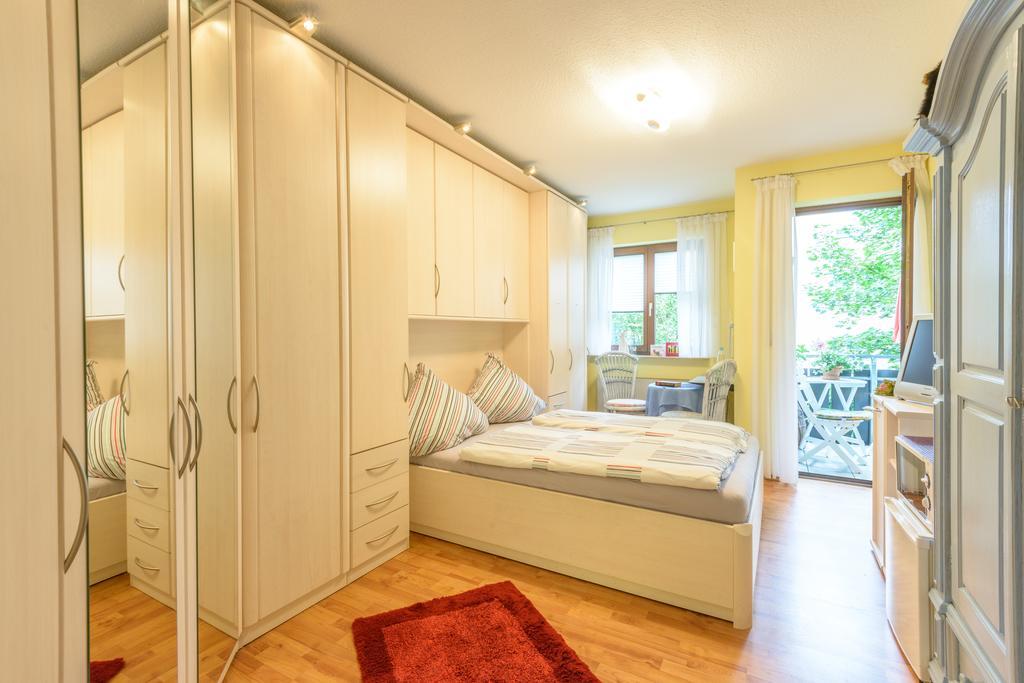 Wohnen Bei Helga Apartment Kassel Exterior foto